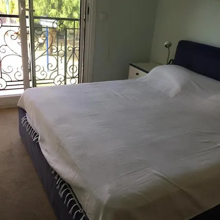 شقة In Centro A Vicino Parcheggio Privato Incluso!