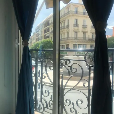 شقة In Centro A Vicino Parcheggio Privato Incluso! مينتون