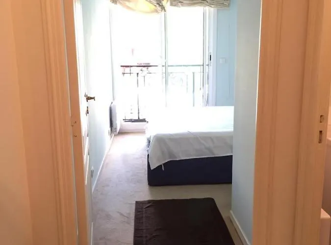 شقة In Centro A Vicino Parcheggio Privato Incluso! مينتون